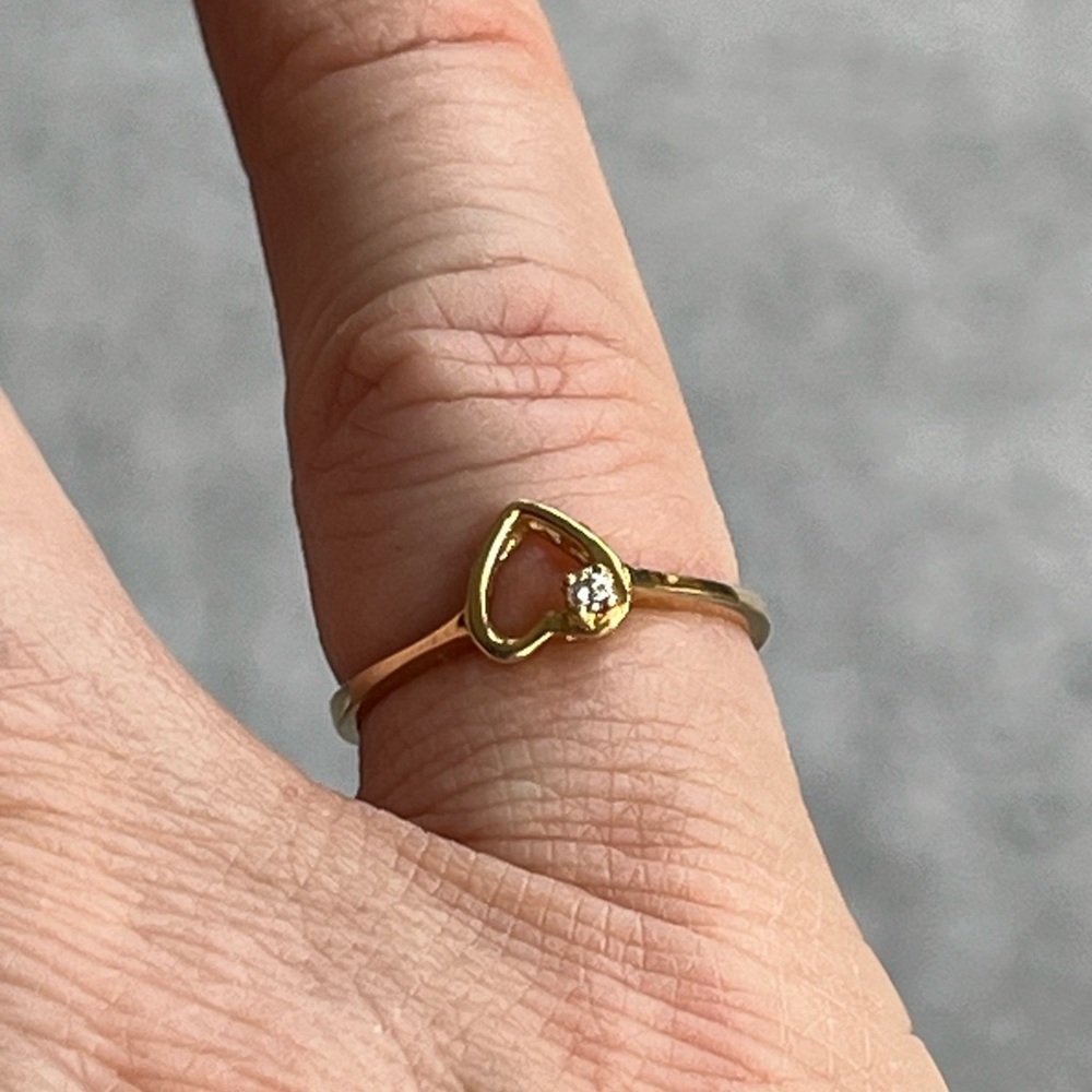 14kt gold heart ring with diamond, size 5.5
